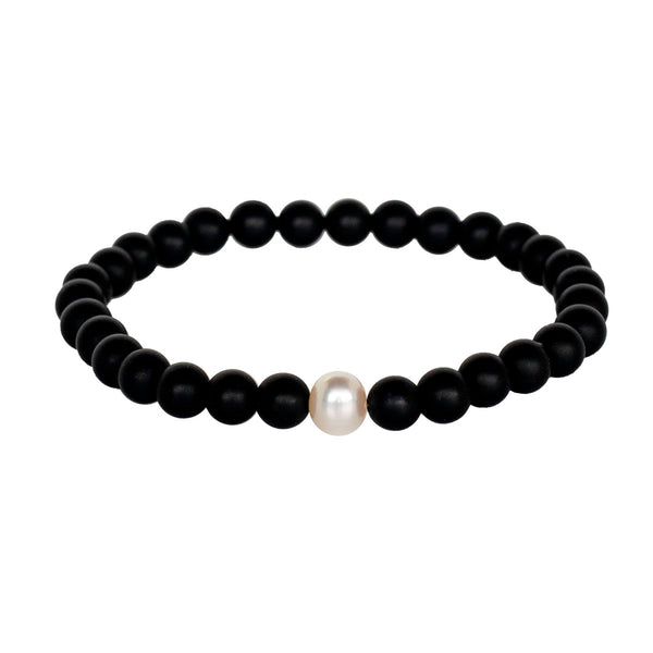 How to Wear Pearls in 2025: Modern Ways to Style a Classic Gem