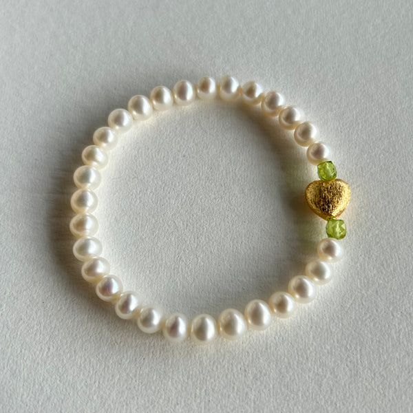 Peridot Love Heart Pearl Bracelet - Gold