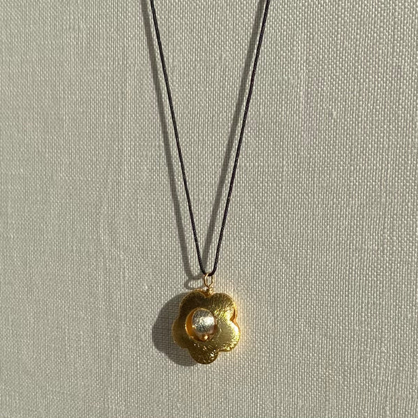 Gold Daisy Pendant