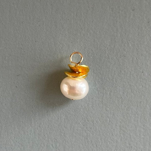 Pearl Gold Wave Charm