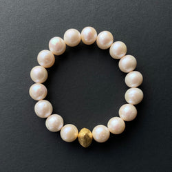 Freshwater Pearl Bracelet with Triangle Feature
