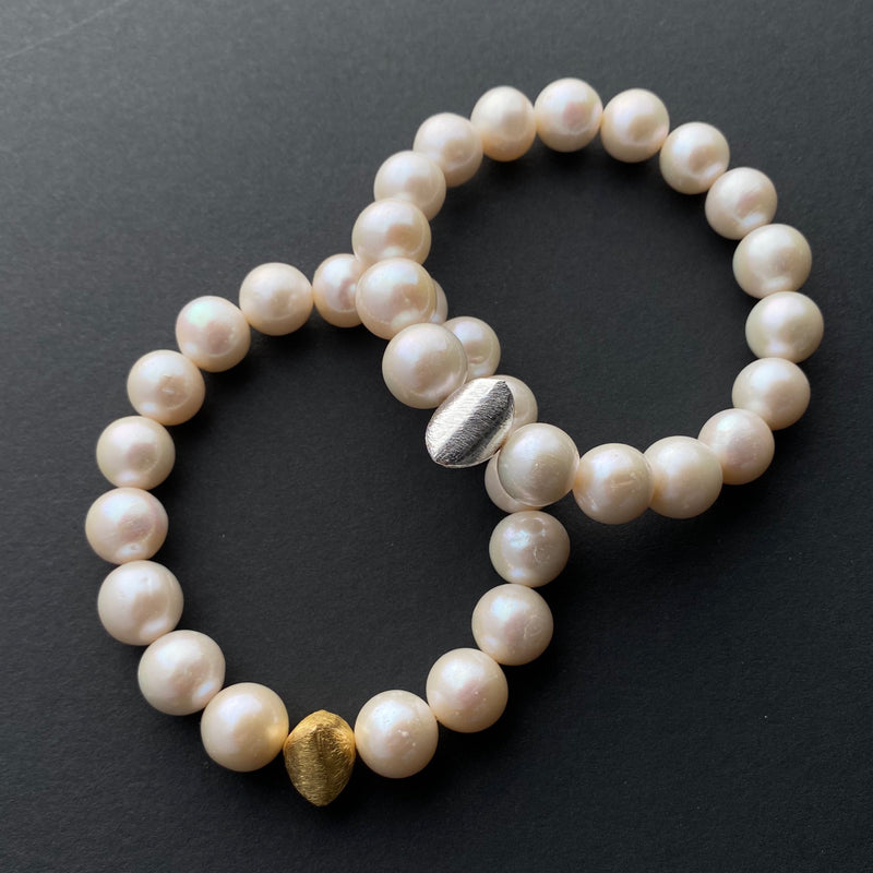 Freshwater Pearl Bracelet with Triangle Feature